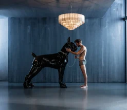 Hot KARE Design Dekoracja stojąca Toto Red 190x180 cm czarna - KARE