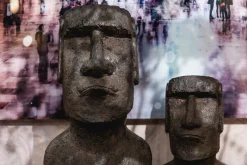 Best KARE Design Figurka dekoracyjna Easter Island 59 cm szara - KARE