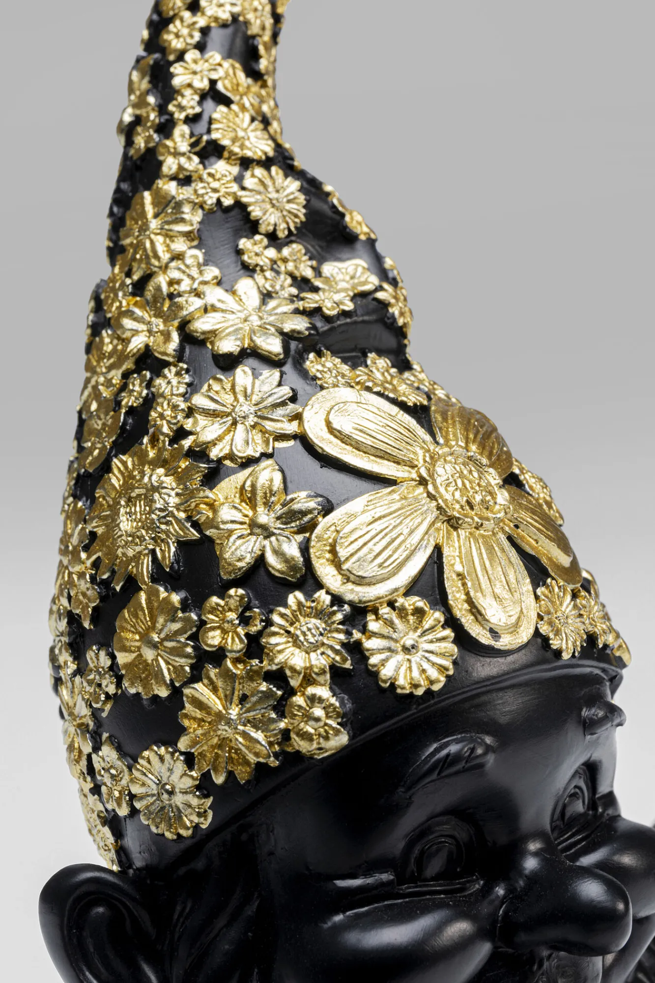 Sale KARE Design Figurka dekoracyjna Gnome Meditation 15x19 cm czarno-złota - KARE