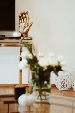 Clearance KARE Design Figurka dekoracyjna Mano 23x35 cm złota - KARE