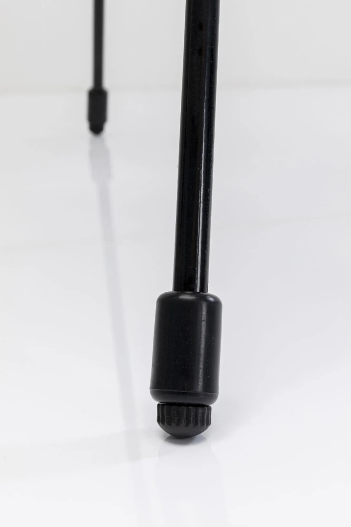 Fashion KARE Design Fotel ogrodowy brązowy nogi metalowe czarne - KARE