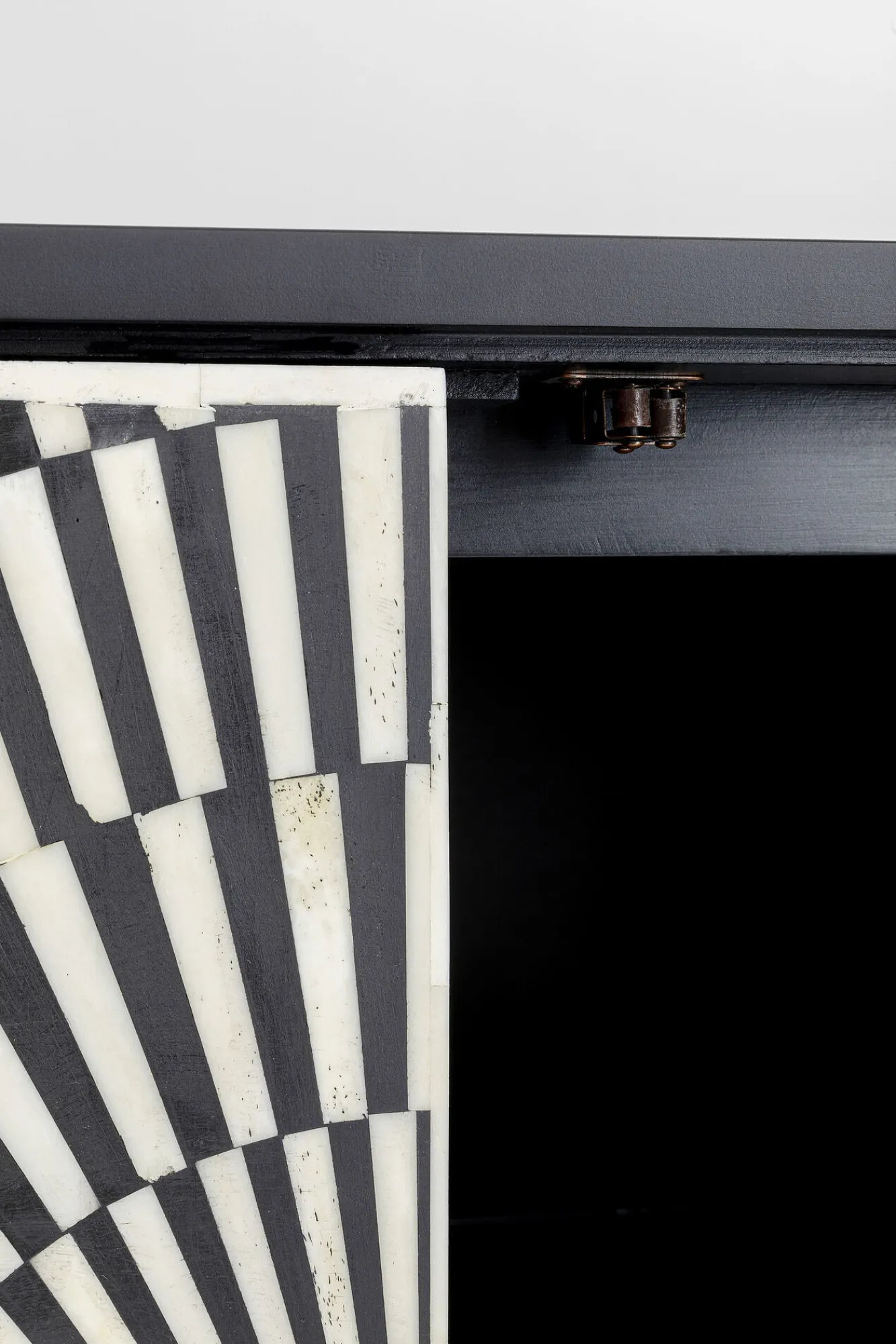 Fashion KARE Design Komoda Electro 160x80 cm czarno-biała - KARE