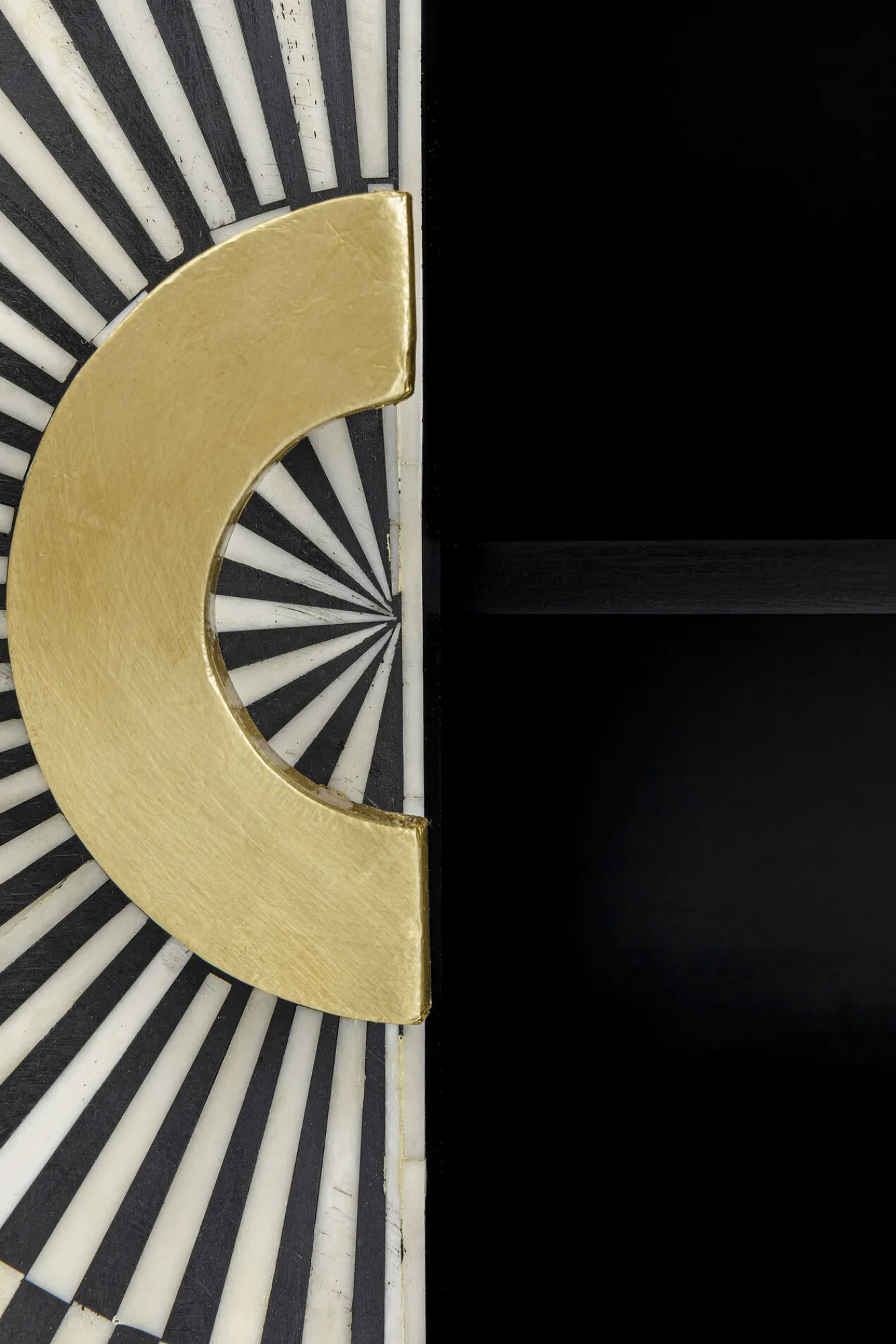 Fashion KARE Design Komoda Electro 160x80 cm czarno-biała - KARE