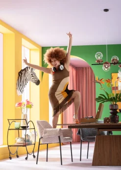 New KARE Design Krzesło z podłokietnikami beżowe z czarnymi nogami ze stali 70x85 cm - KARE