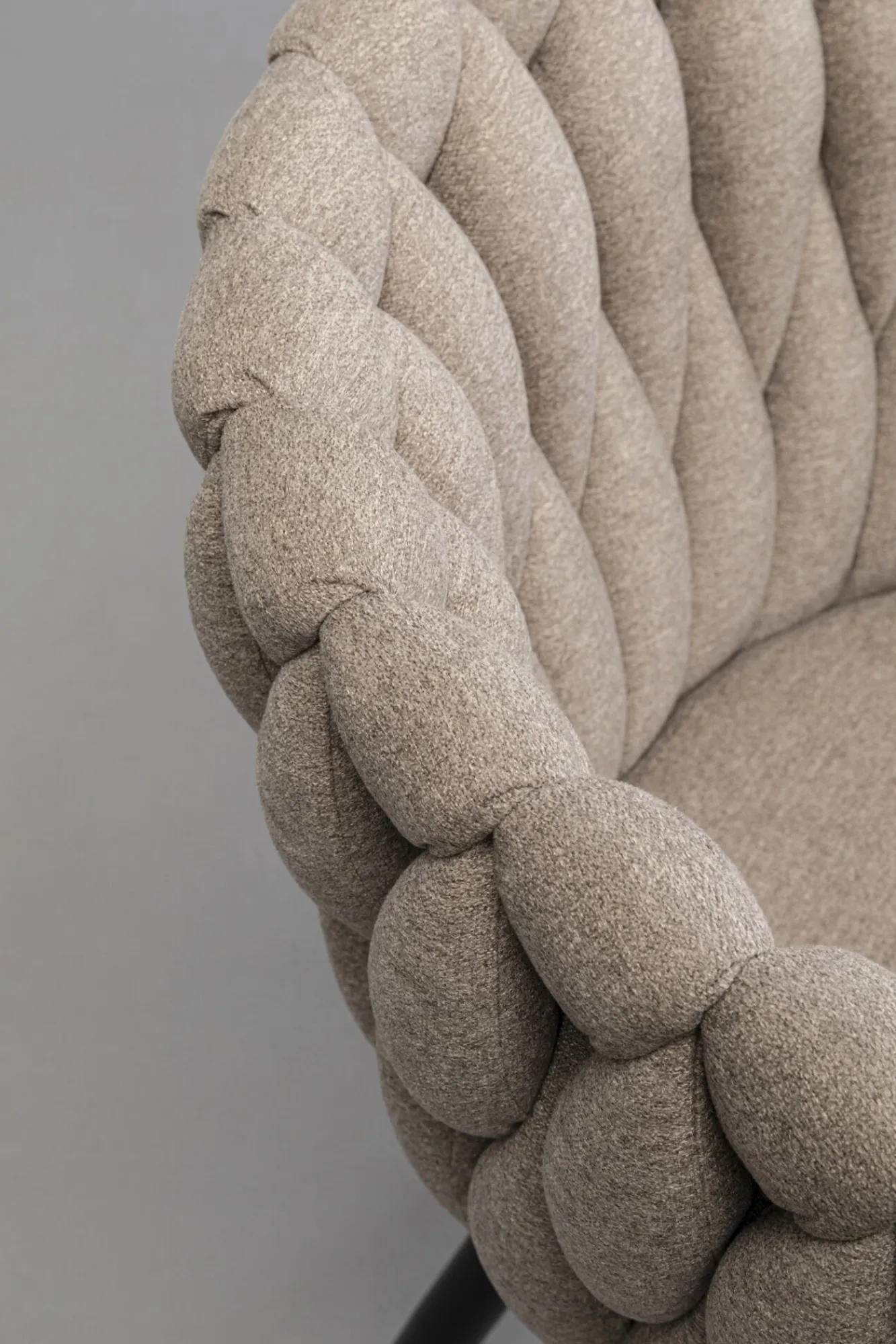 Discount KARE Design Krzesło z podłokietnikami Dean beżowe - KARE