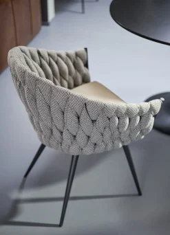 Outlet KARE Design Krzesło z podłokietnikami Knot 68x79 cm brązowe - KARE