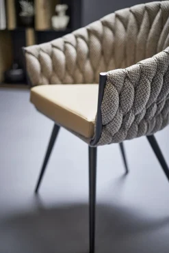 Outlet KARE Design Krzesło z podłokietnikami Knot 68x79 cm brązowe - KARE