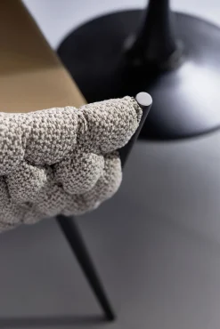 Outlet KARE Design Krzesło z podłokietnikami Knot 68x79 cm brązowe - KARE