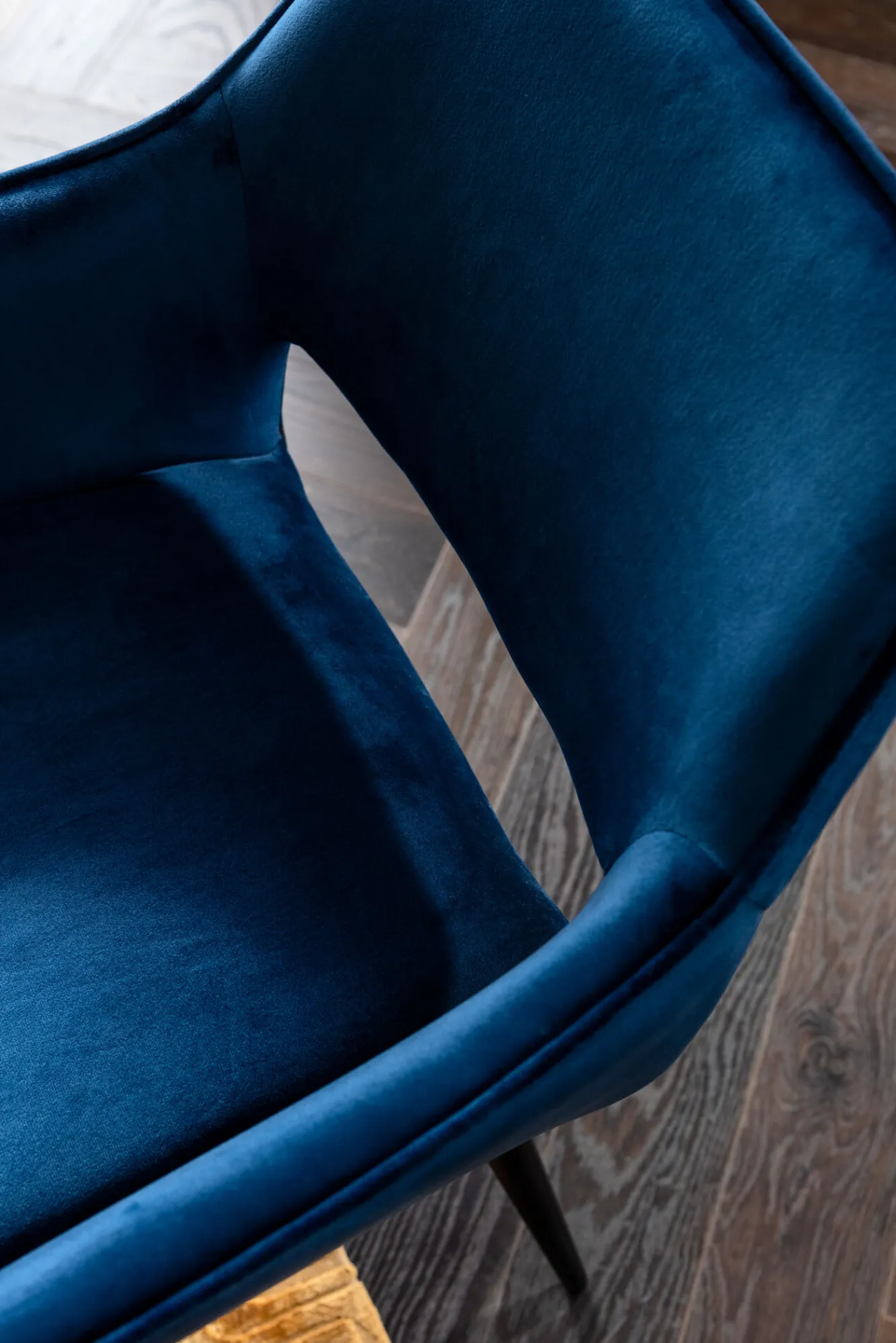 Discount KARE Design Krzesło z podłokietnikami San Francisco 59x82 cm niebieskie - KARE