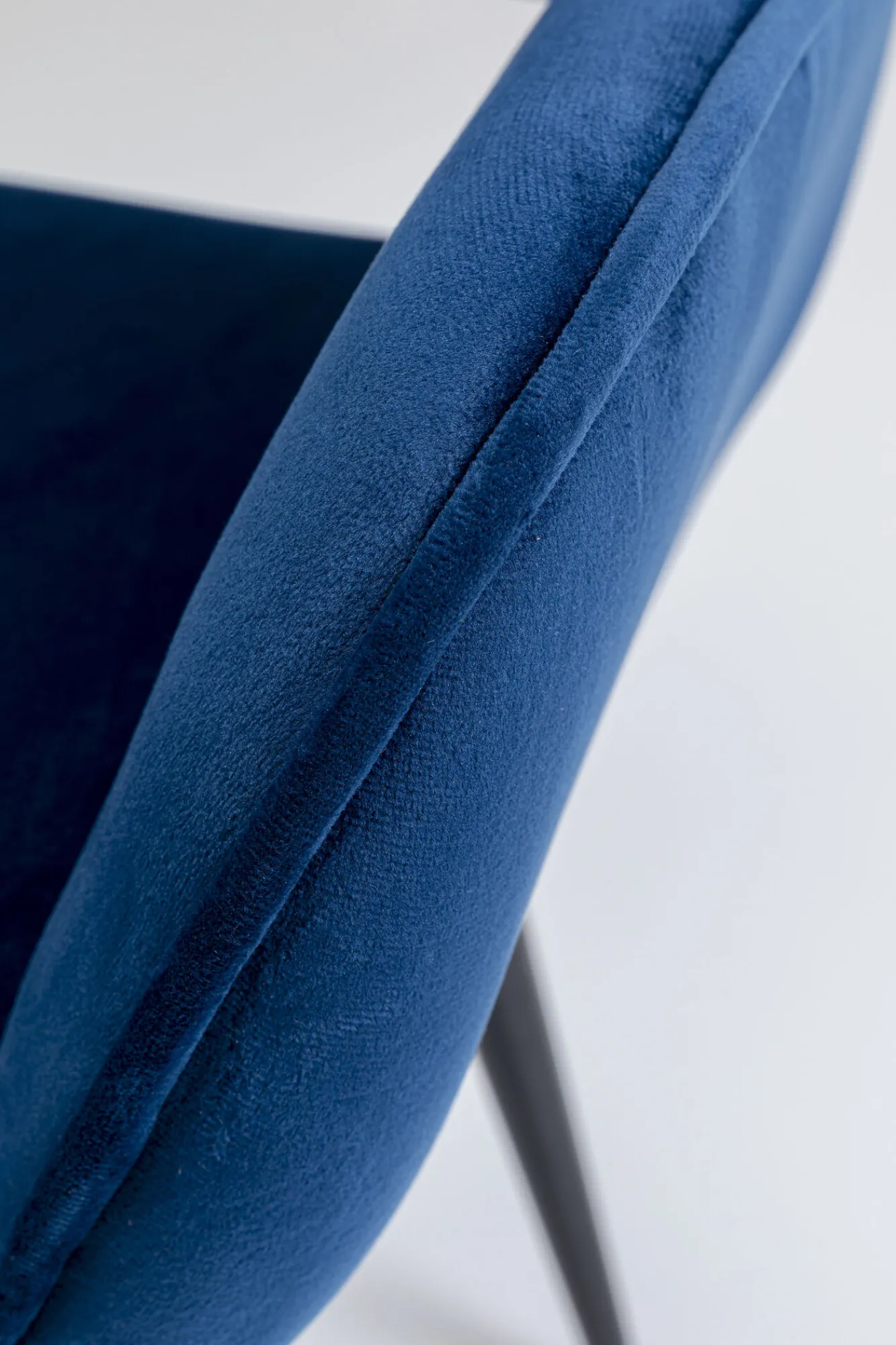 Discount KARE Design Krzesło z podłokietnikami San Francisco 59x82 cm niebieskie - KARE