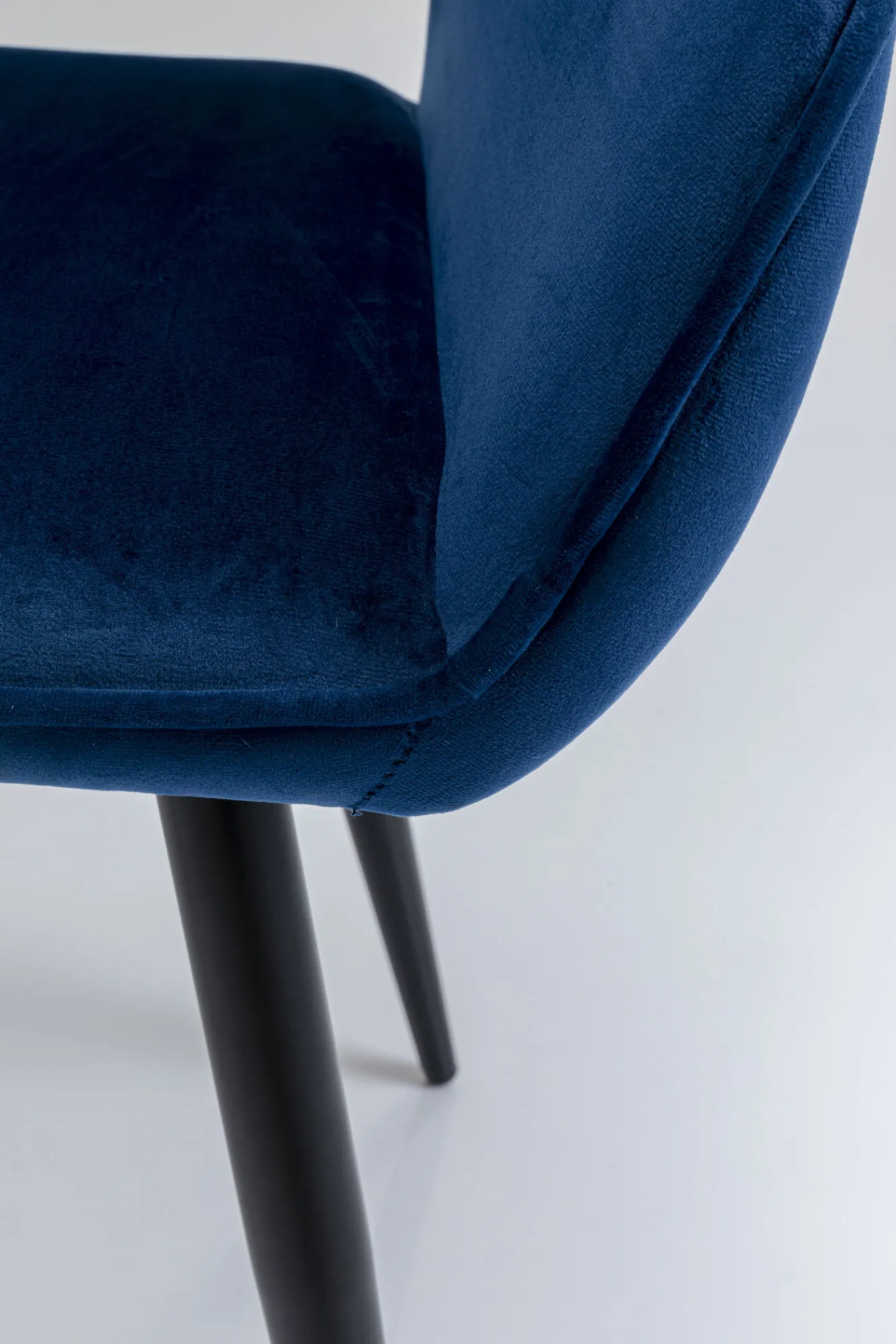 Discount KARE Design Krzesło z podłokietnikami San Francisco 59x82 cm niebieskie - KARE