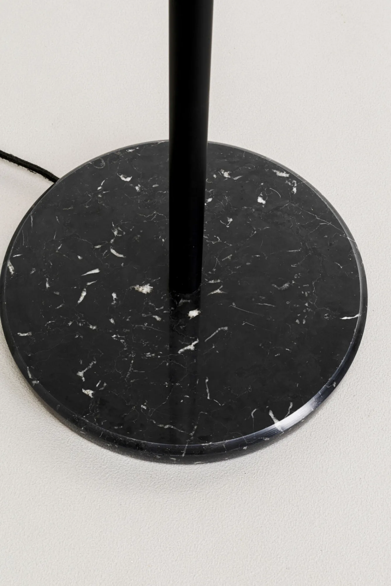 Hot KARE Design Lampa podłogowa Scala Balls Milky Black 160cm - KARE