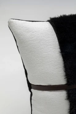 Outlet KARE Design Poduszka dekoracyjna czarno-brązowa z paskiem 50x30 cm - KARE