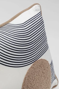 Hot KARE Design Poduszka dekoracyjna ze wzorami i lamówką biało-brązowa 50x30 cm - KARE