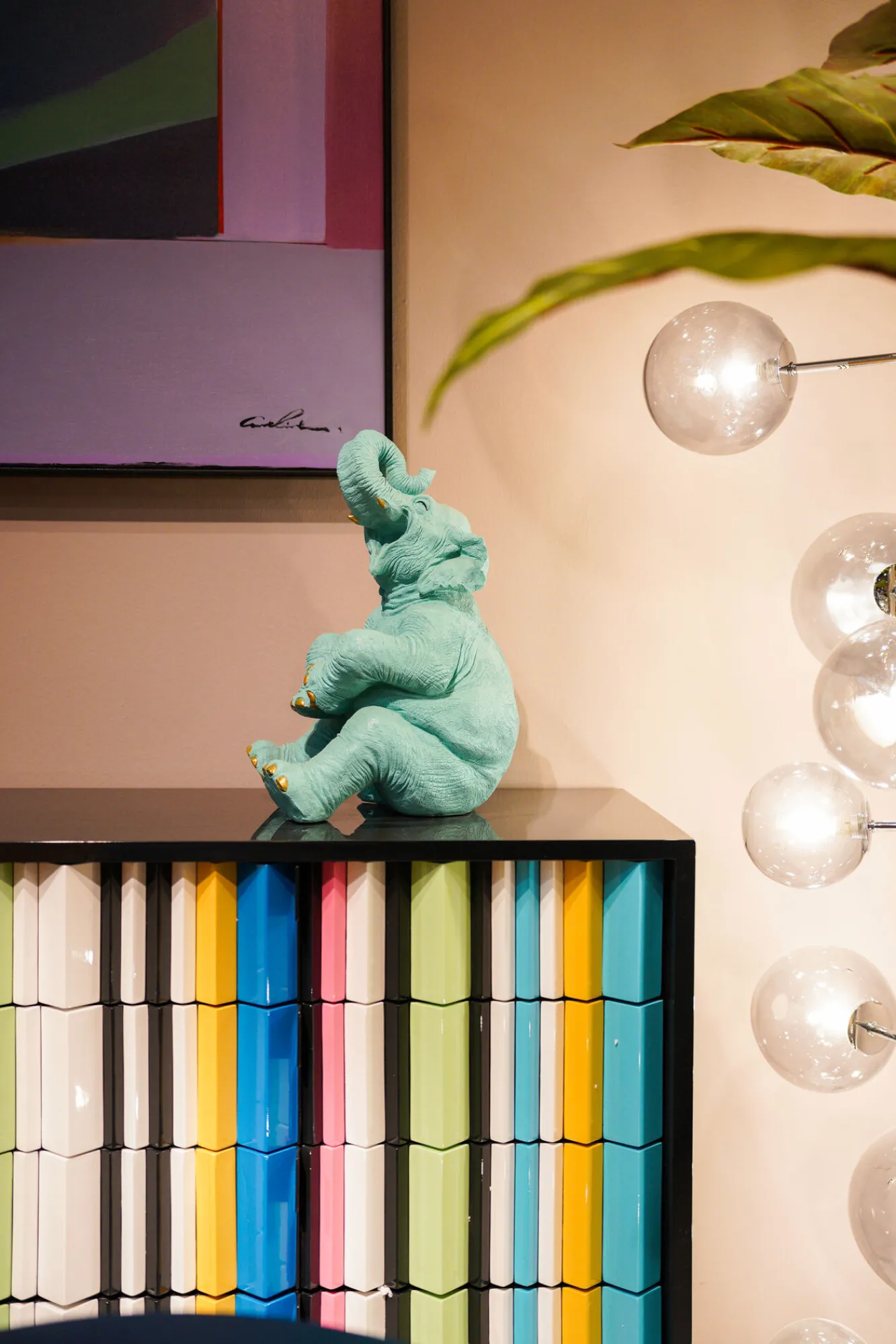 Outlet KARE Design Skarbonka Happy Elephant 24x39 cm jasnoniebieska - KARE