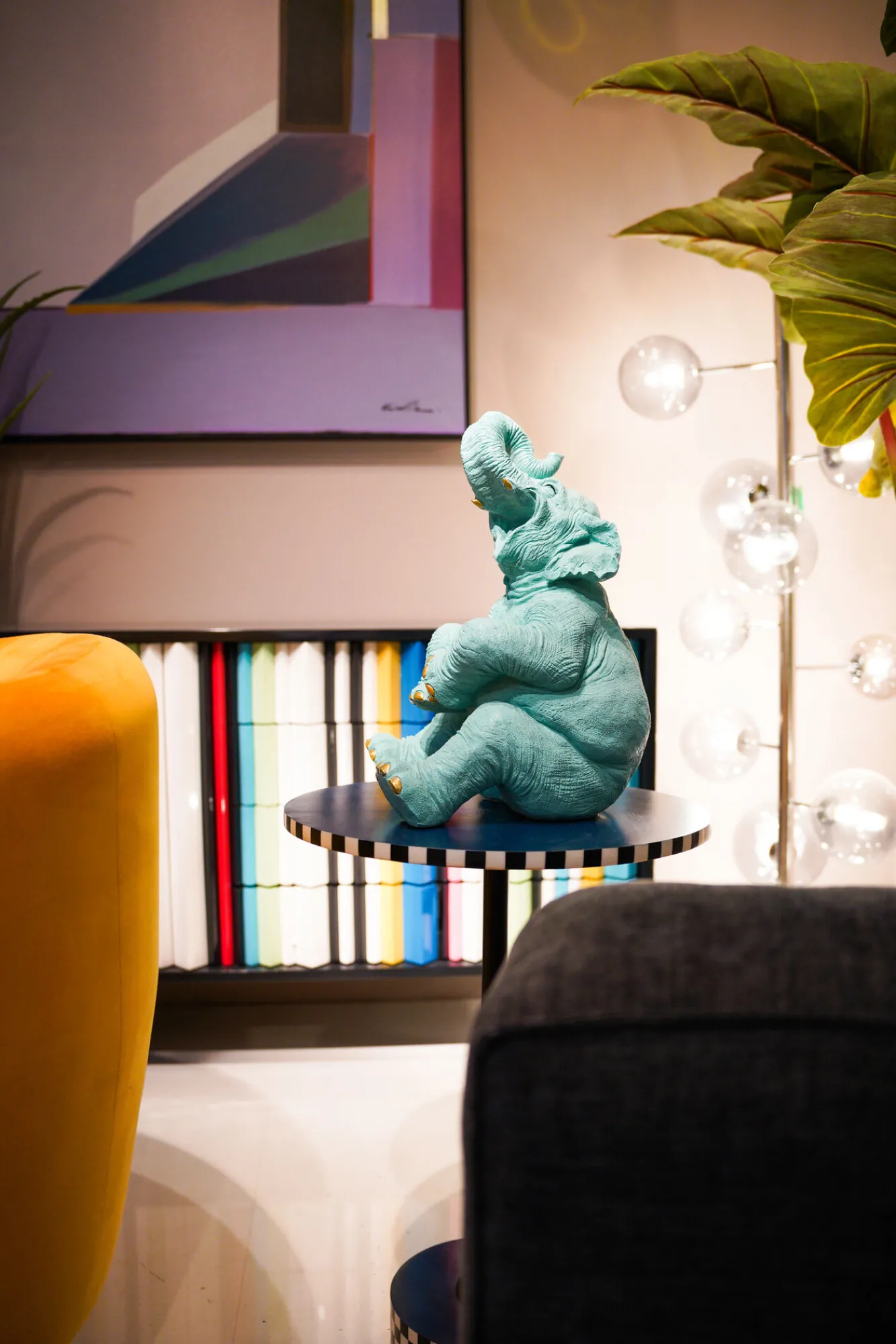 Outlet KARE Design Skarbonka Happy Elephant 24x39 cm jasnoniebieska - KARE