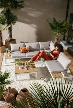 Online KARE Design Sofa ogrodowa ze stolikiem Holiday White 242x242 cm - KARE