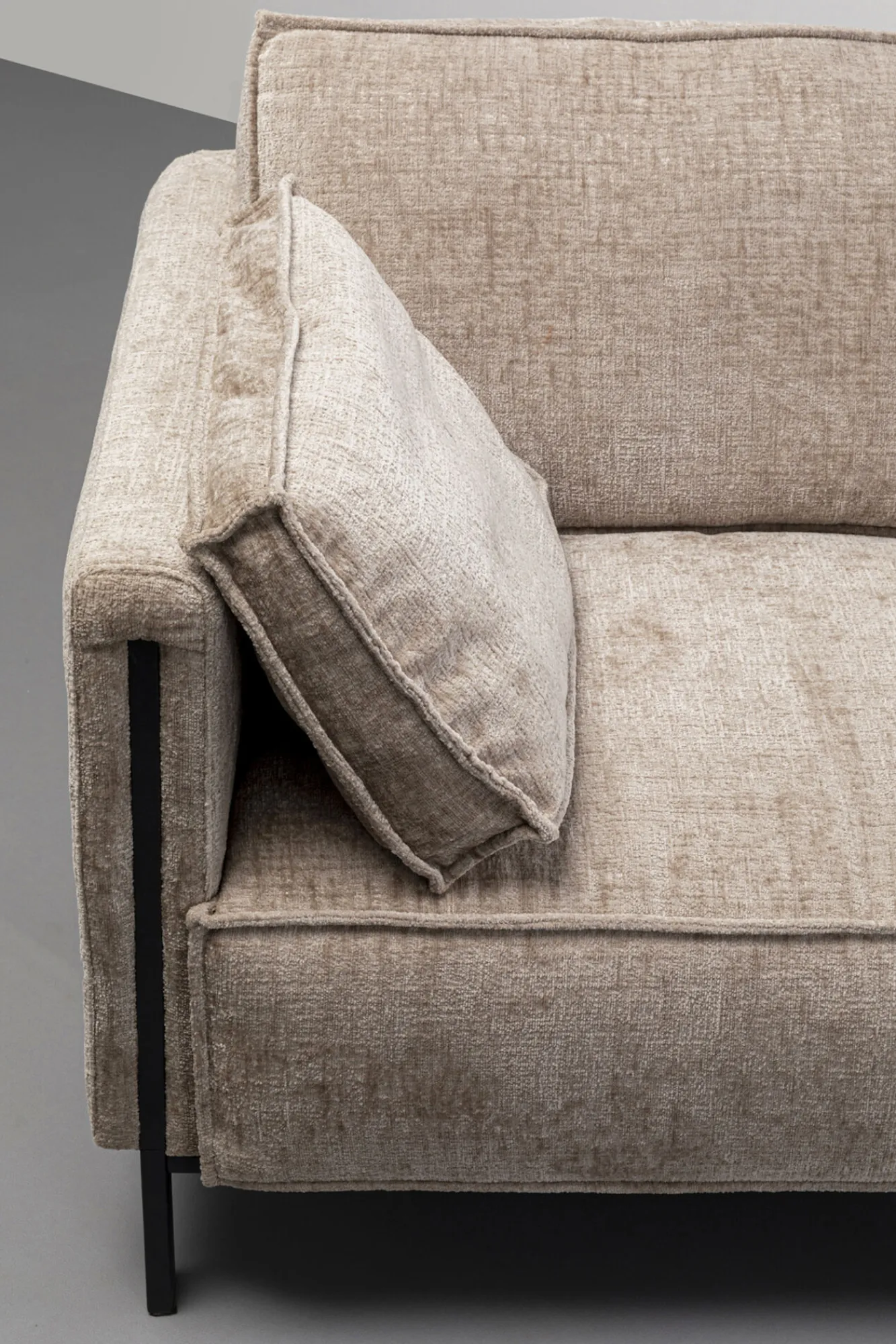 Outlet KARE Design Sofa 2-osobowa beżowa tkanina szenilowa nogi czarne 178 cm - KARE