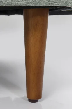 Discount KARE Design Sofa rozkładana z podłokietnikami 222x86 cm jasnozielona na brązowych nóżkach - KARE