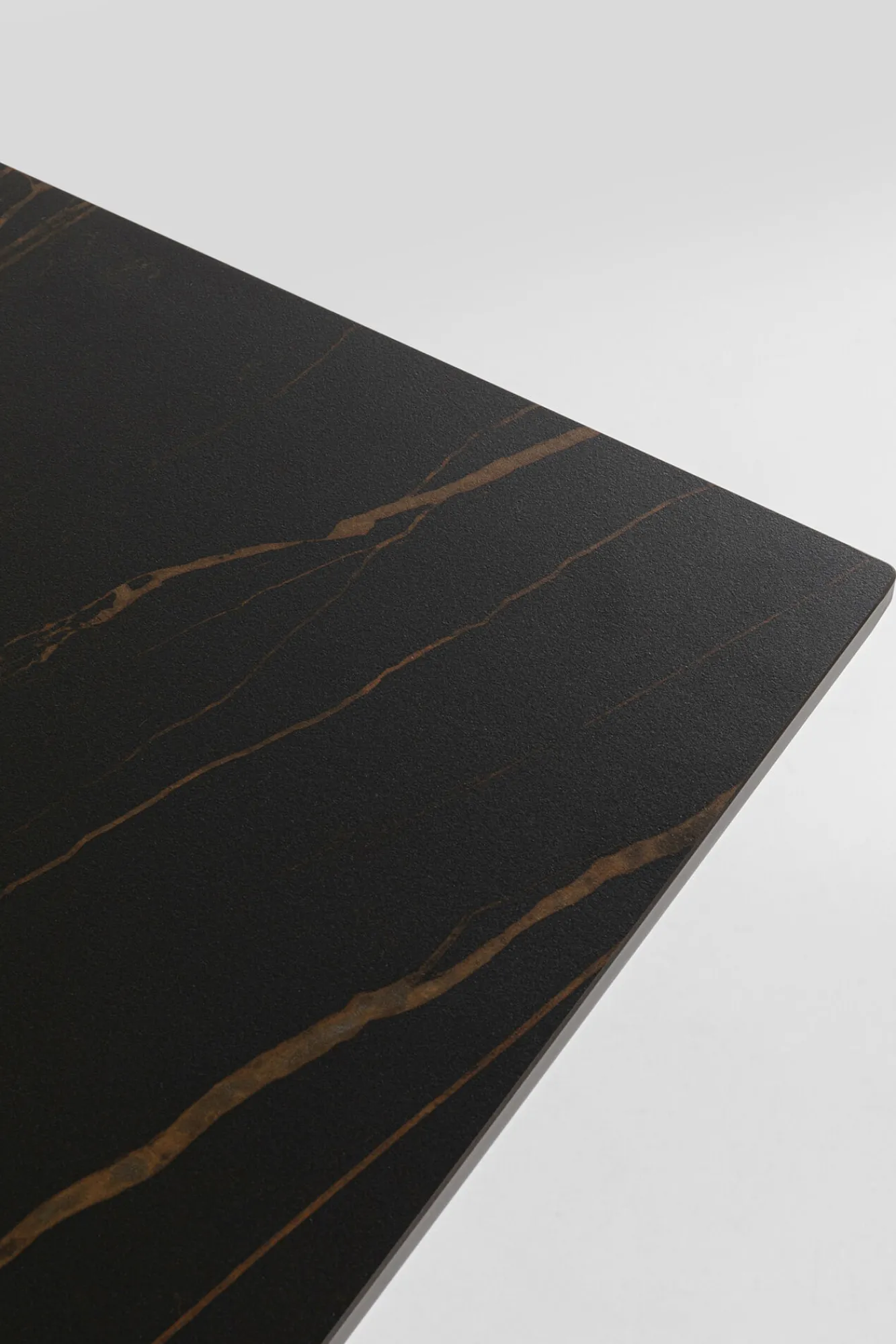 Fashion KARE Design Stół ogrodowy czarny blat ceramika nogi aluminium 180x90 cm - KARE