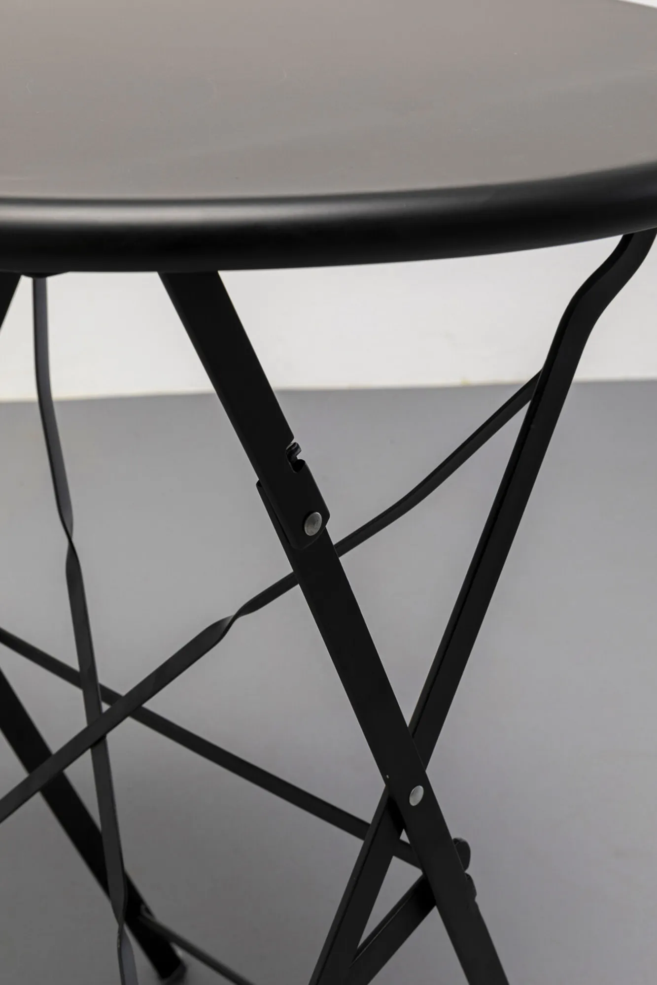 Outlet KARE Design Stół ogrodowy mały w kolorze czarnym aluminiowy Ø60 cm - KARE