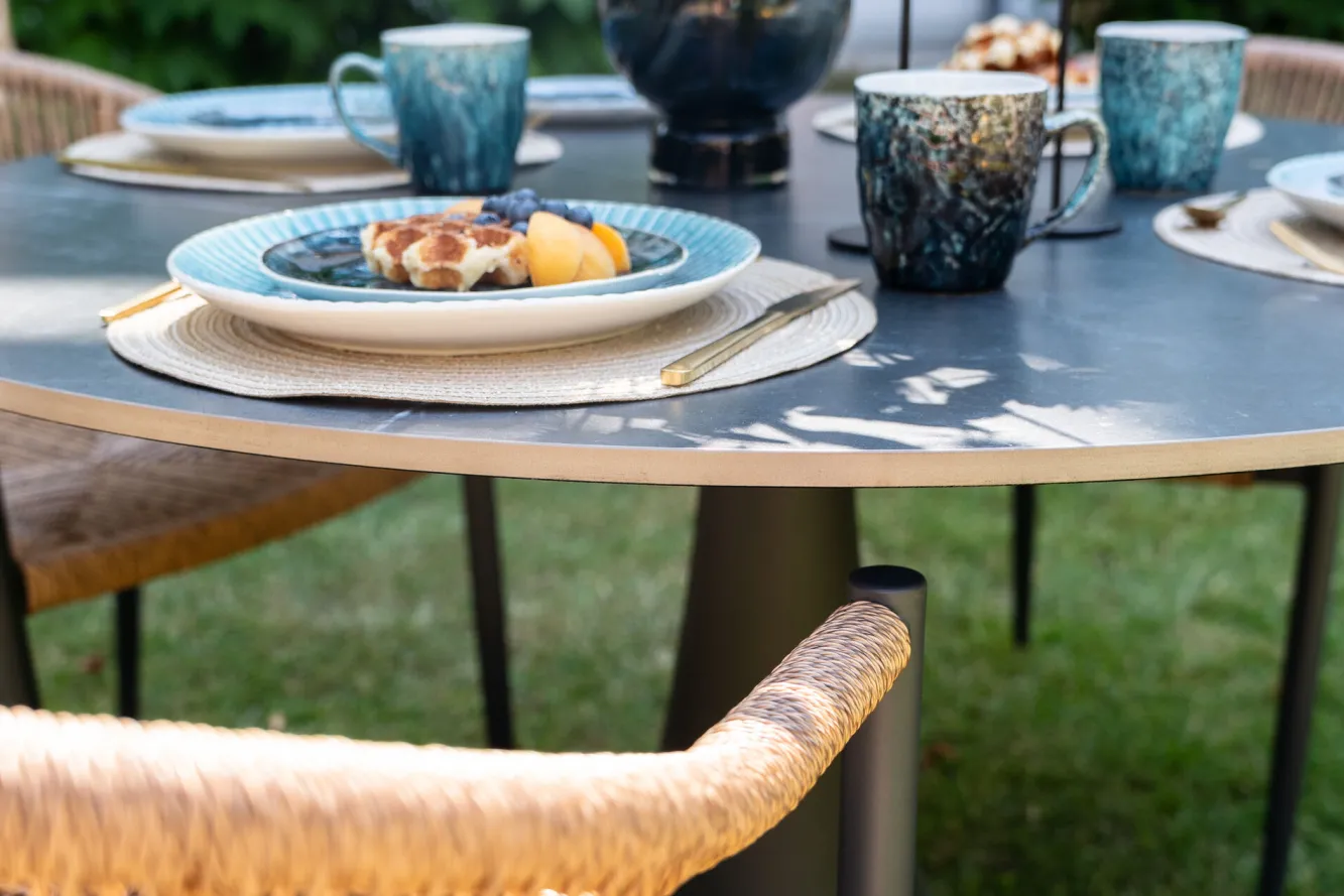 Discount KARE Design Stół ogrodowy okrągły czarny blat ceramika podstawa aluminium Ø110 cm - KARE