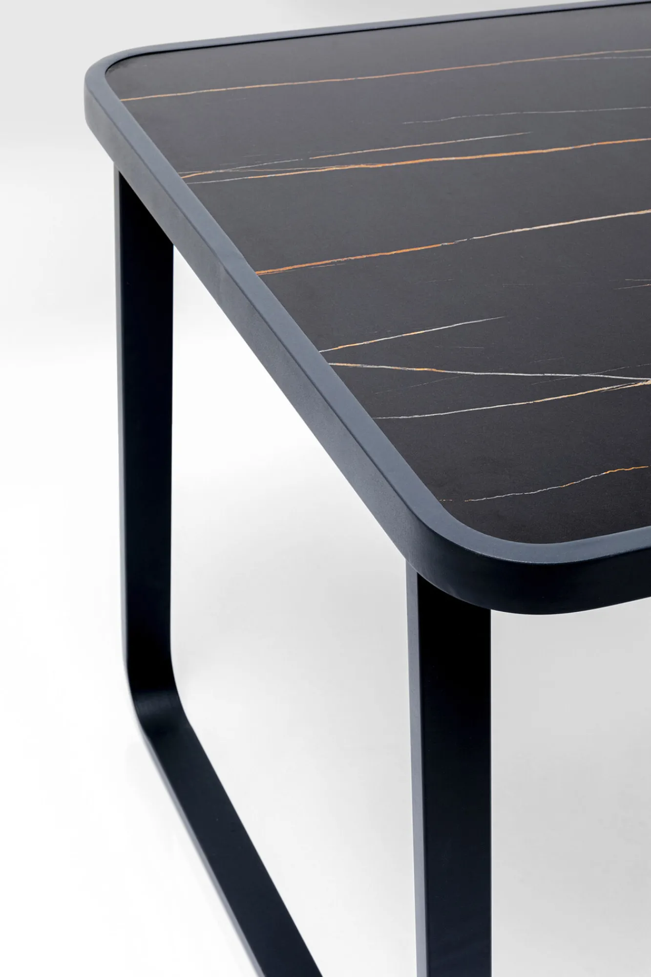 Fashion KARE Design Stół ogrodowy Santos 143x83 cm czarny - KARE