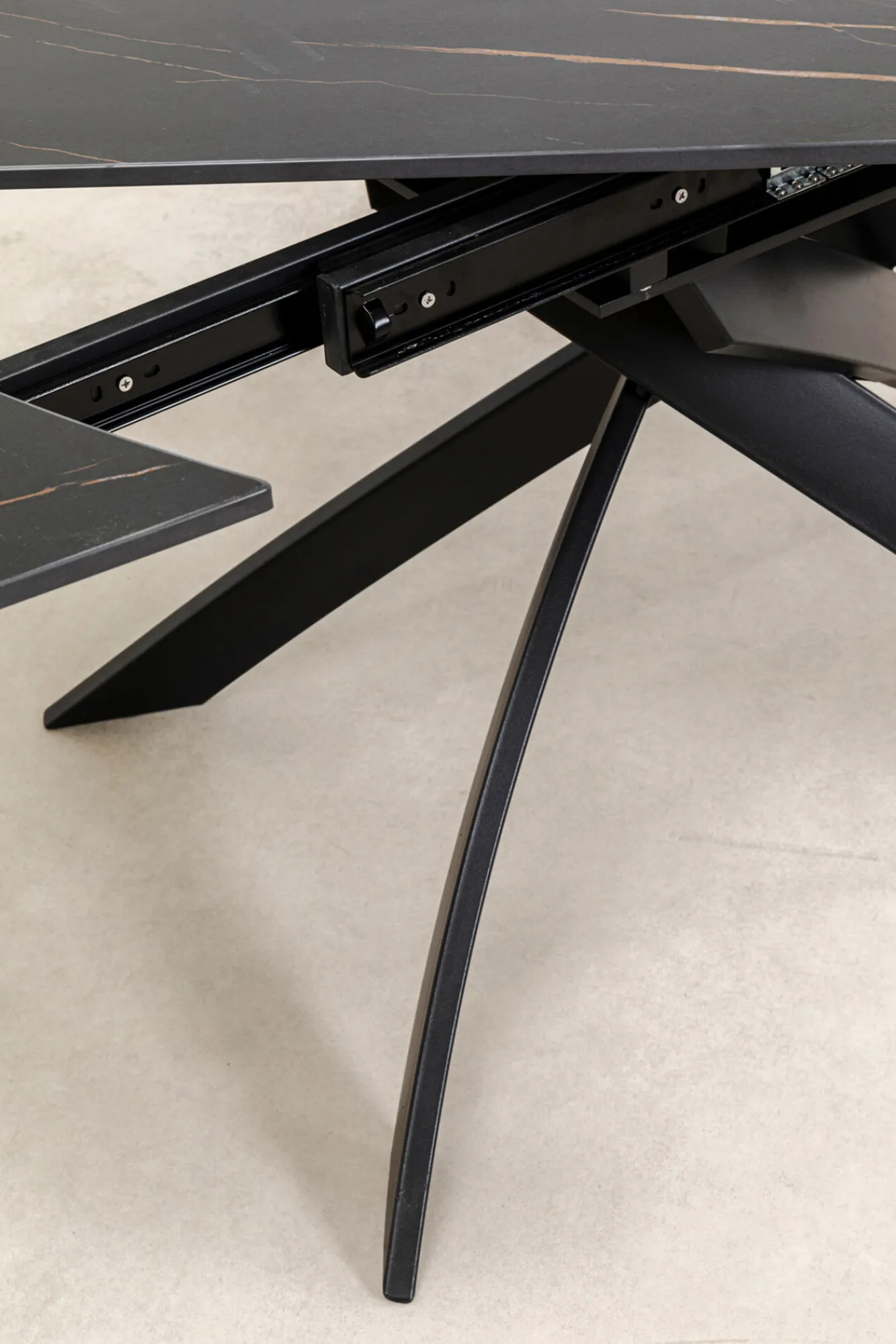 Sale KARE Design Stół rozkładany z ceramicznym blatem nogi czarne 120-180x90 cm - KARE