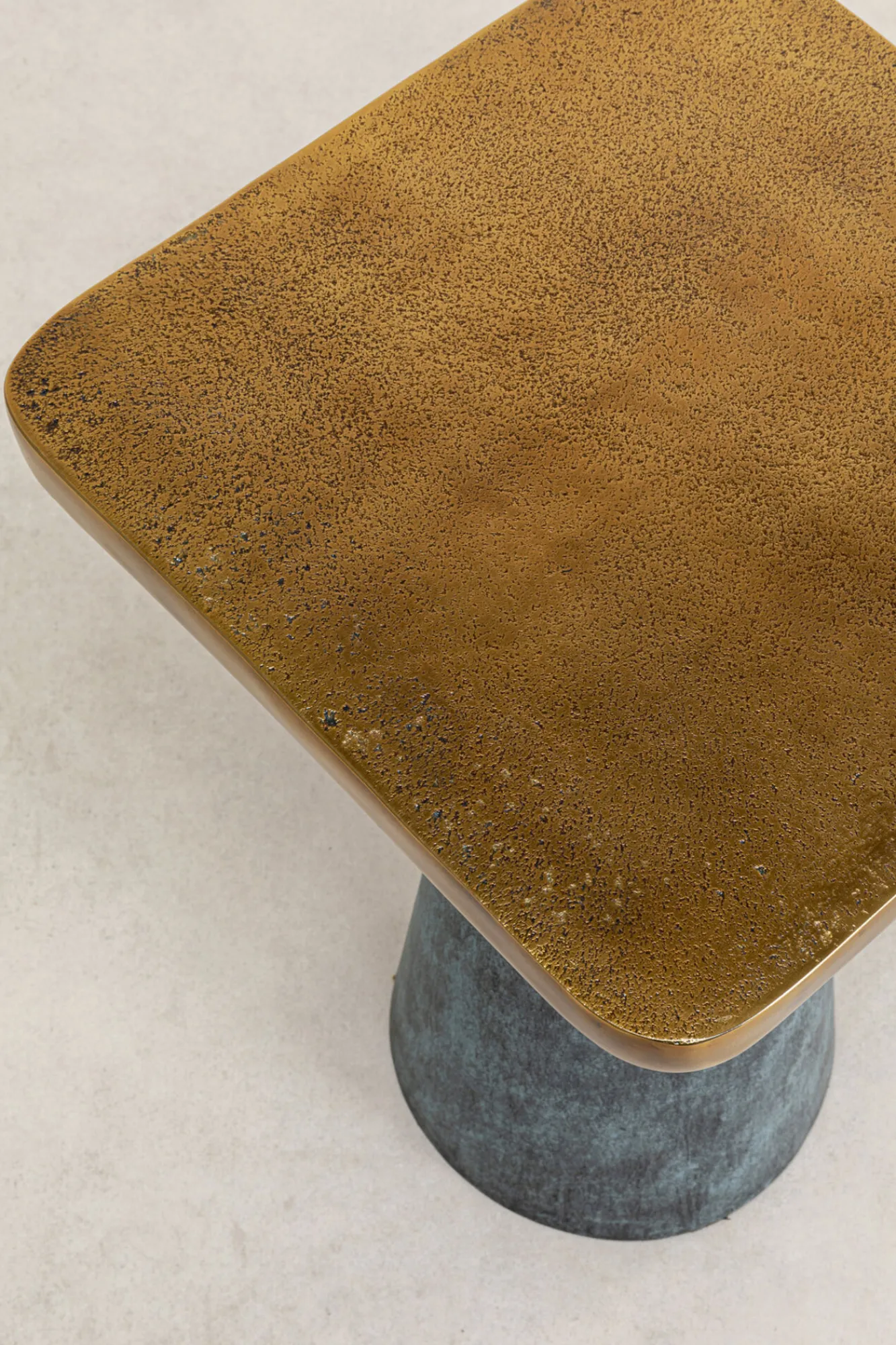 Online KARE Design Stolik Cora 35x35 cm aluminium - KARE