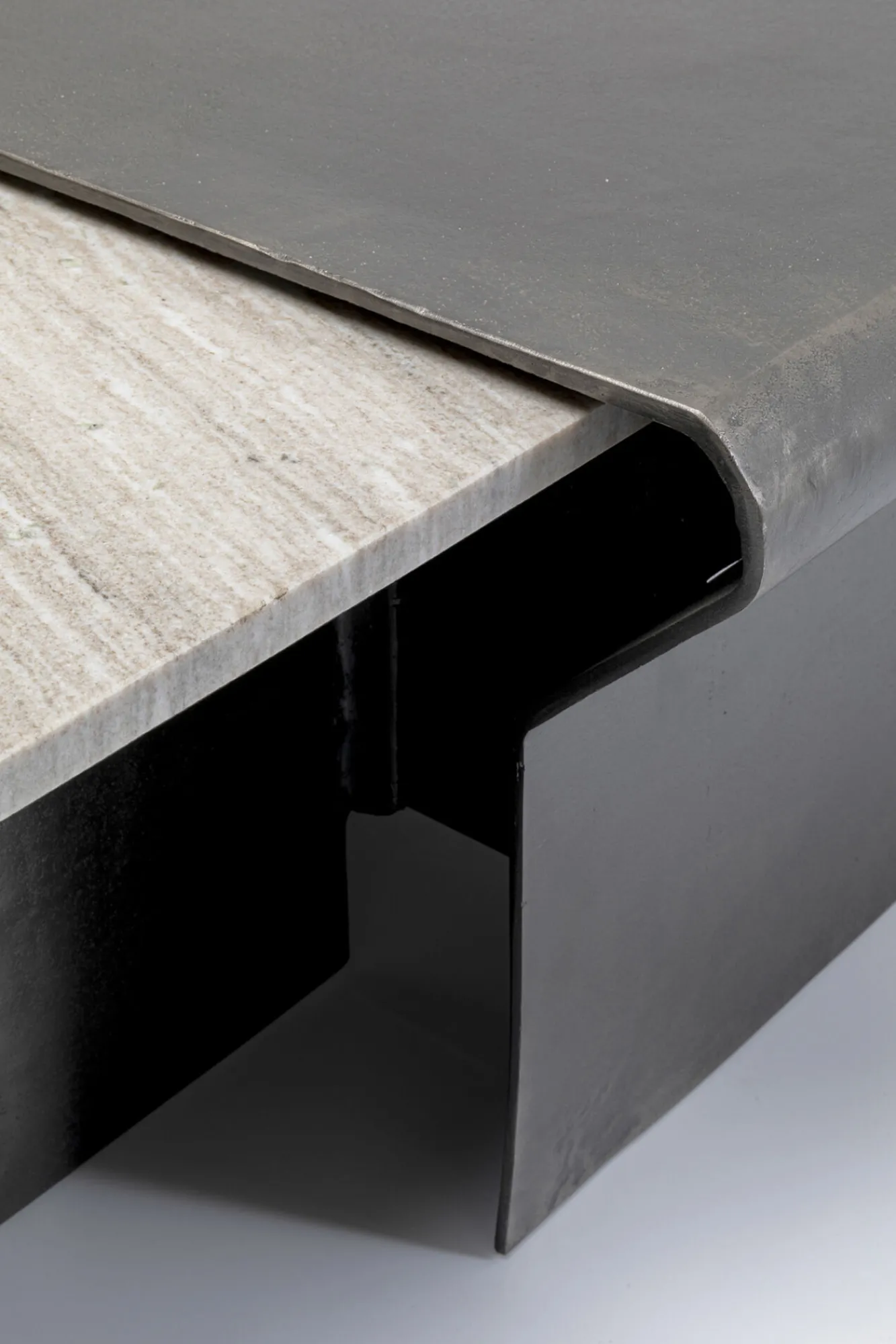 Online KARE Design Stolik kawowy loft marmur i ciemnoszare aluminium 142x70 cm - KARE