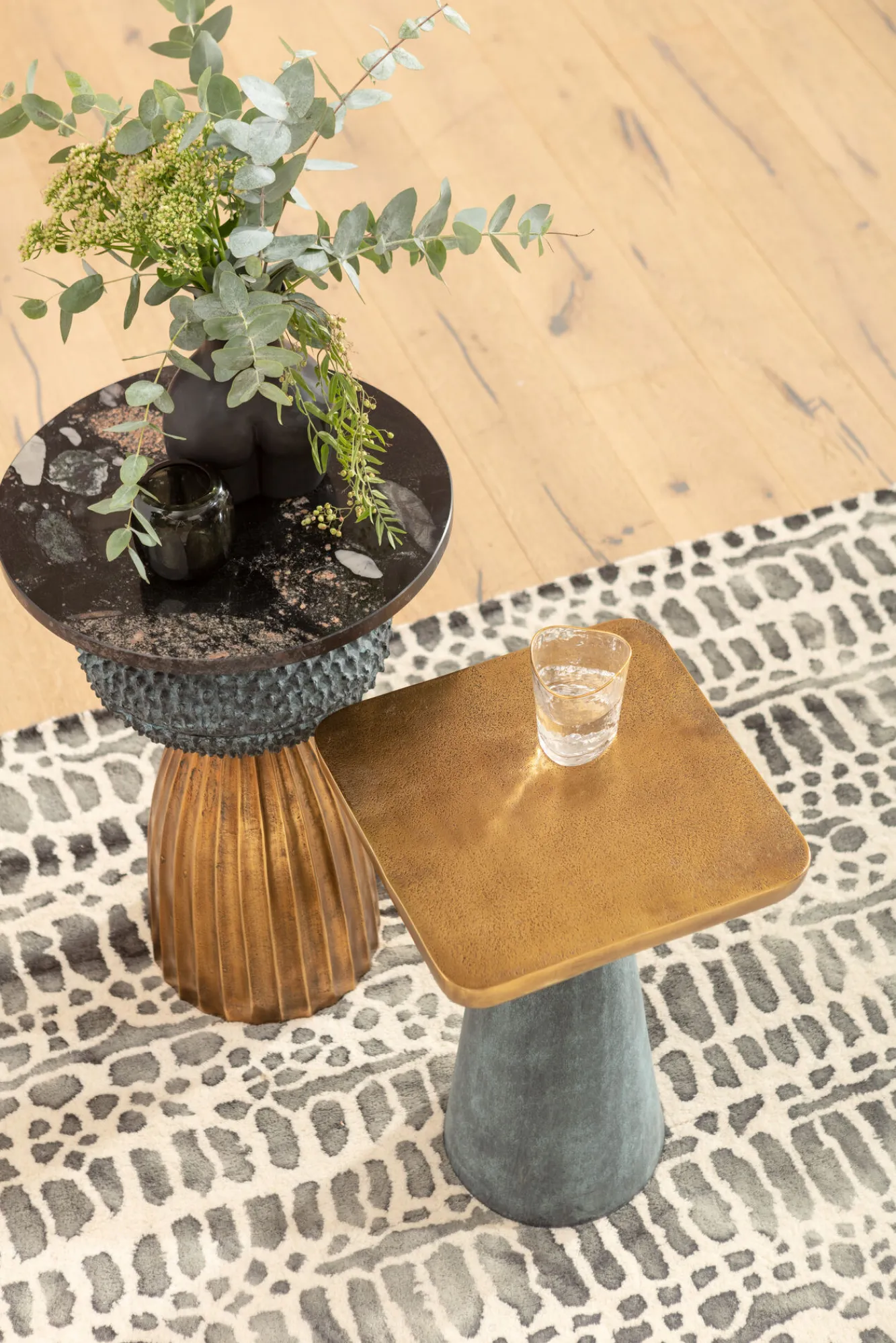 Fashion KARE Design Stolik Masha Ø43xH62 cm - blat marmur - KARE