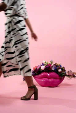 Best KARE Design Wazon dekoracyjny w kształcie ust różowy 58x28 cm - KARE