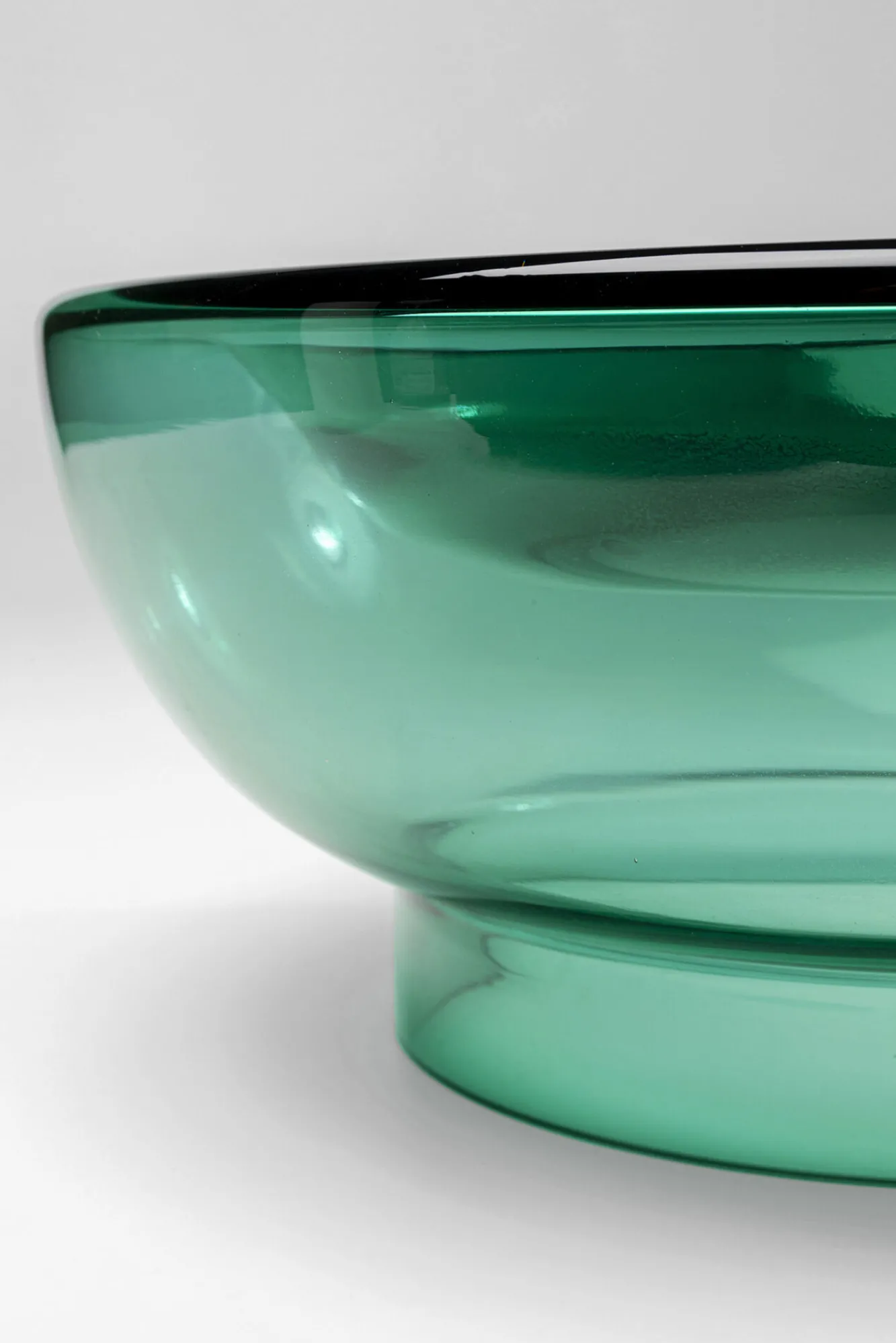 Outlet KARE Design Wazon szklany w kolorze zielonym okrągły Ø32x13 cm - KARE