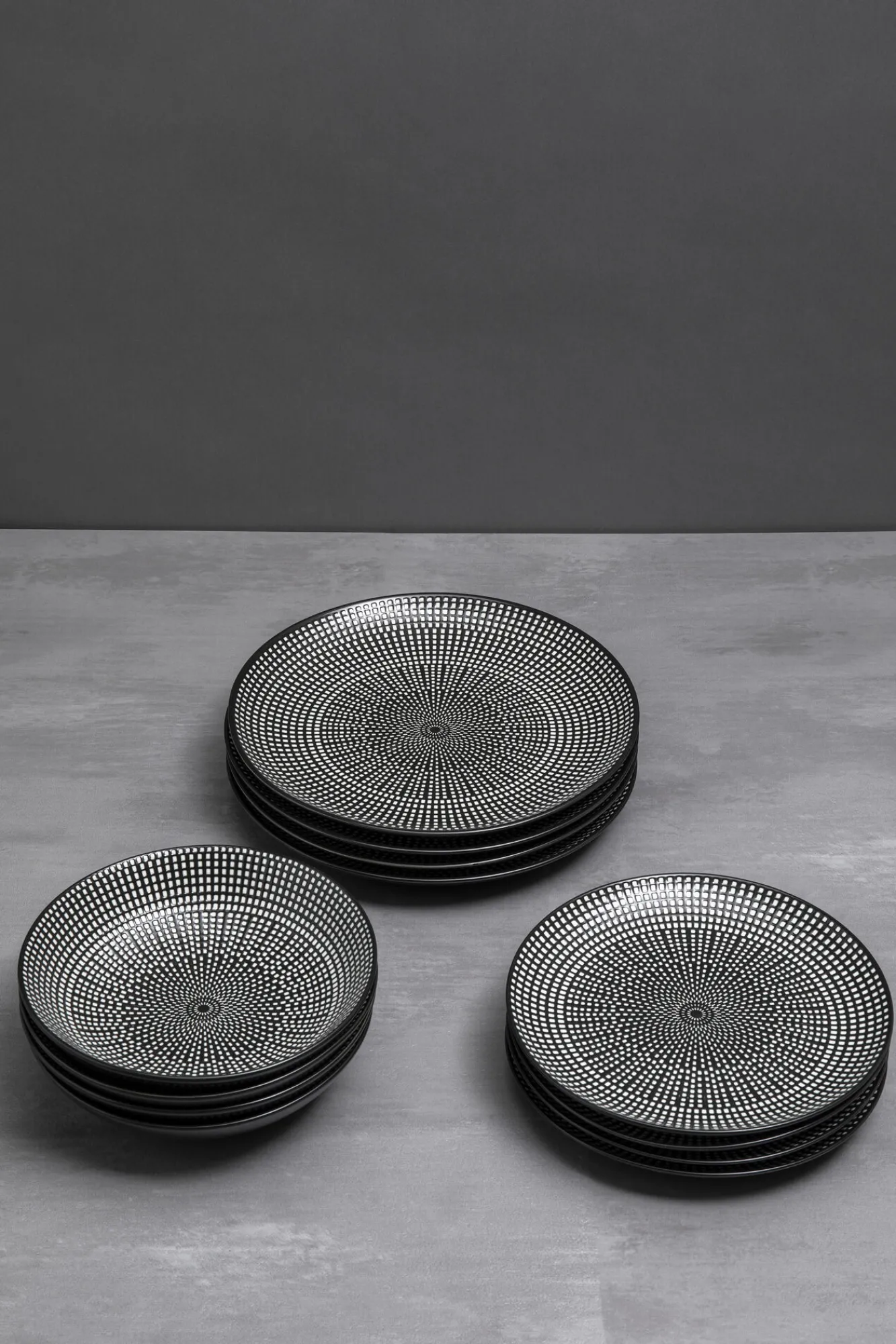 Hot KARE Design Zastawa stołowa Tokyo 12 el. czarno-biała - KARE